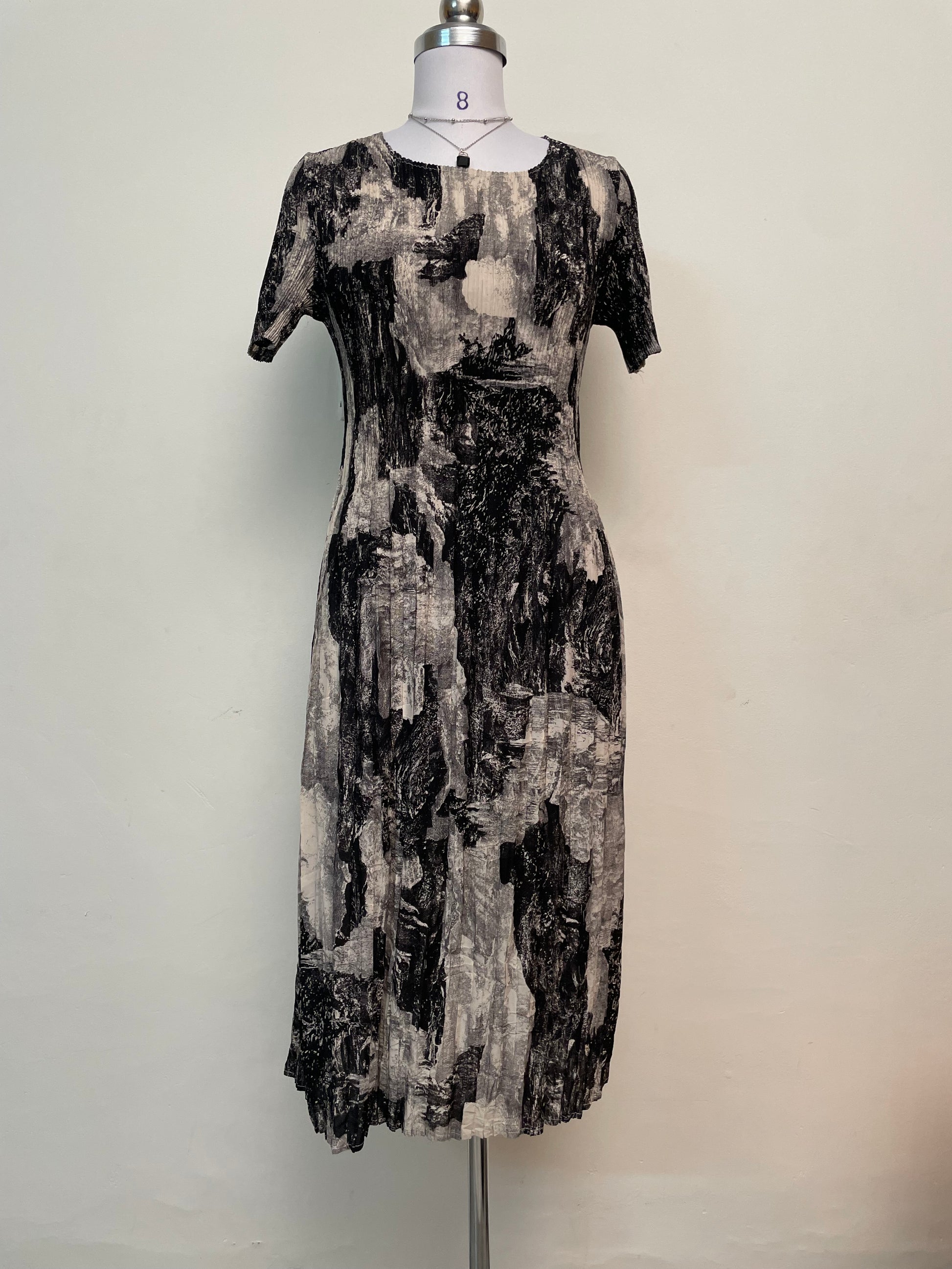 Abstract Art Print Pleated Midi Dress - Short Sleeve Round Neck