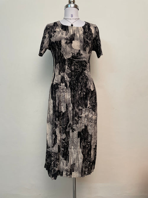 Abstract Art Print Pleated Midi Dress - Short Sleeve Round Neck