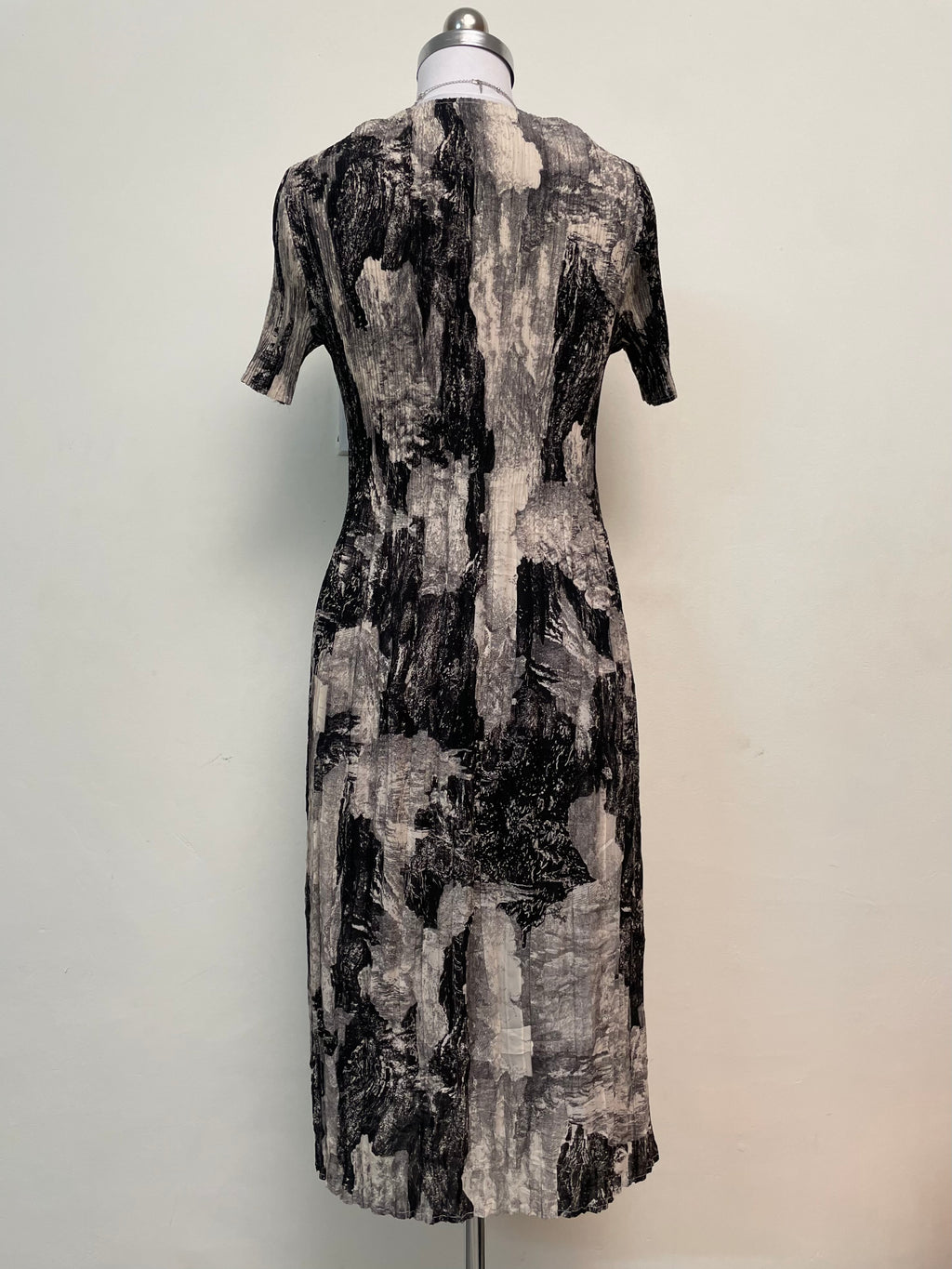 Abstract Art Print Pleated Midi Dress - Short Sleeve Round Neck