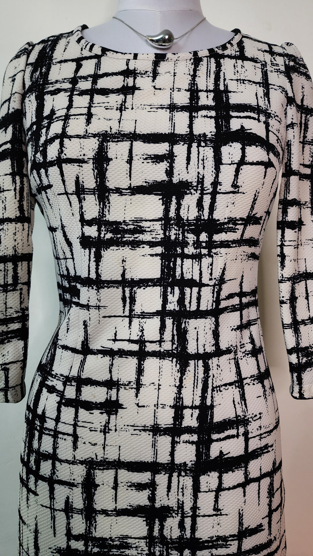 Abstract Black and White Mini Dress - Sleeve Round Neck Dress