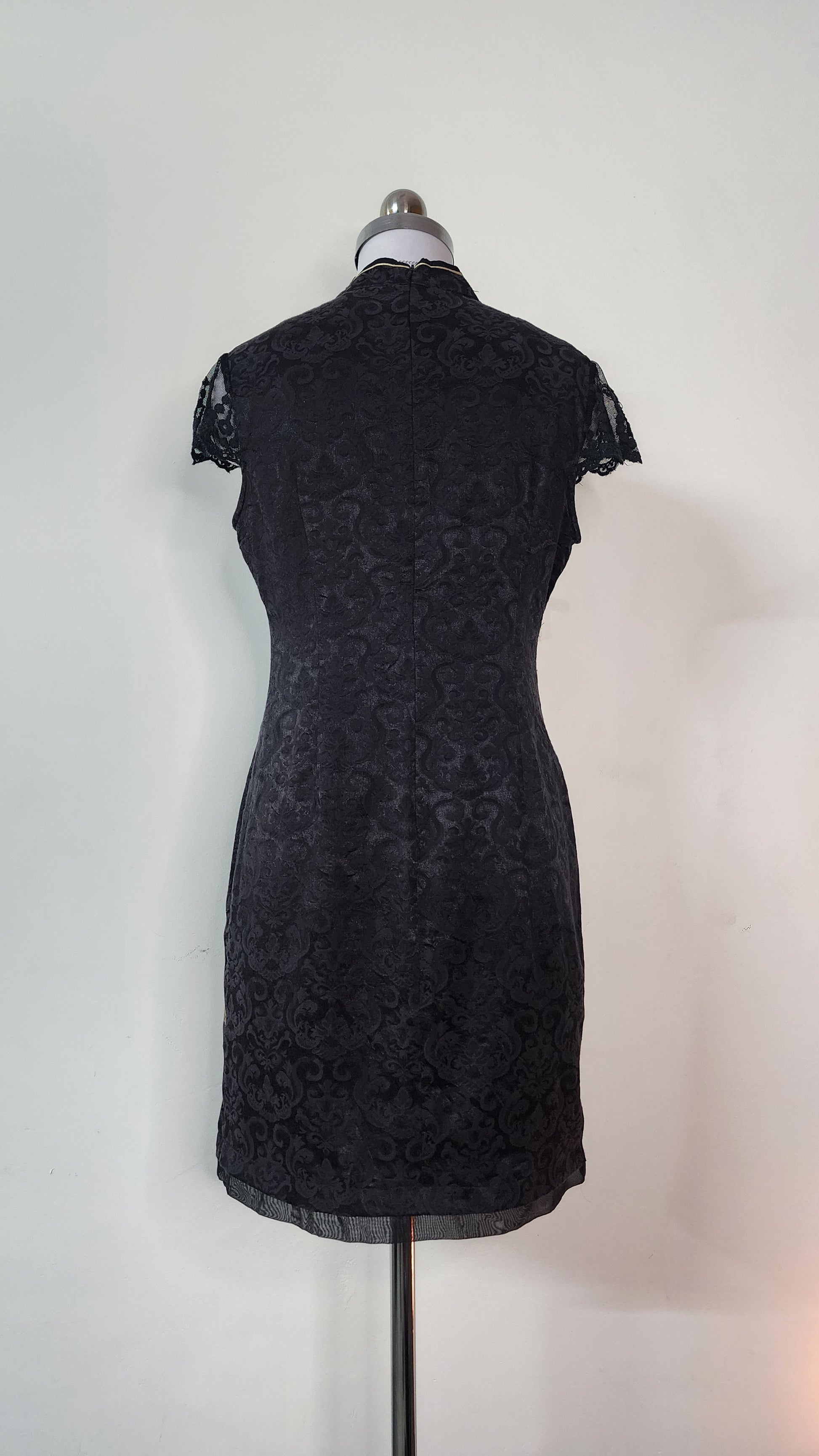 Elegant Black Floral Mini Cheongsam Dress - Short Sleeve Mandarin Collar