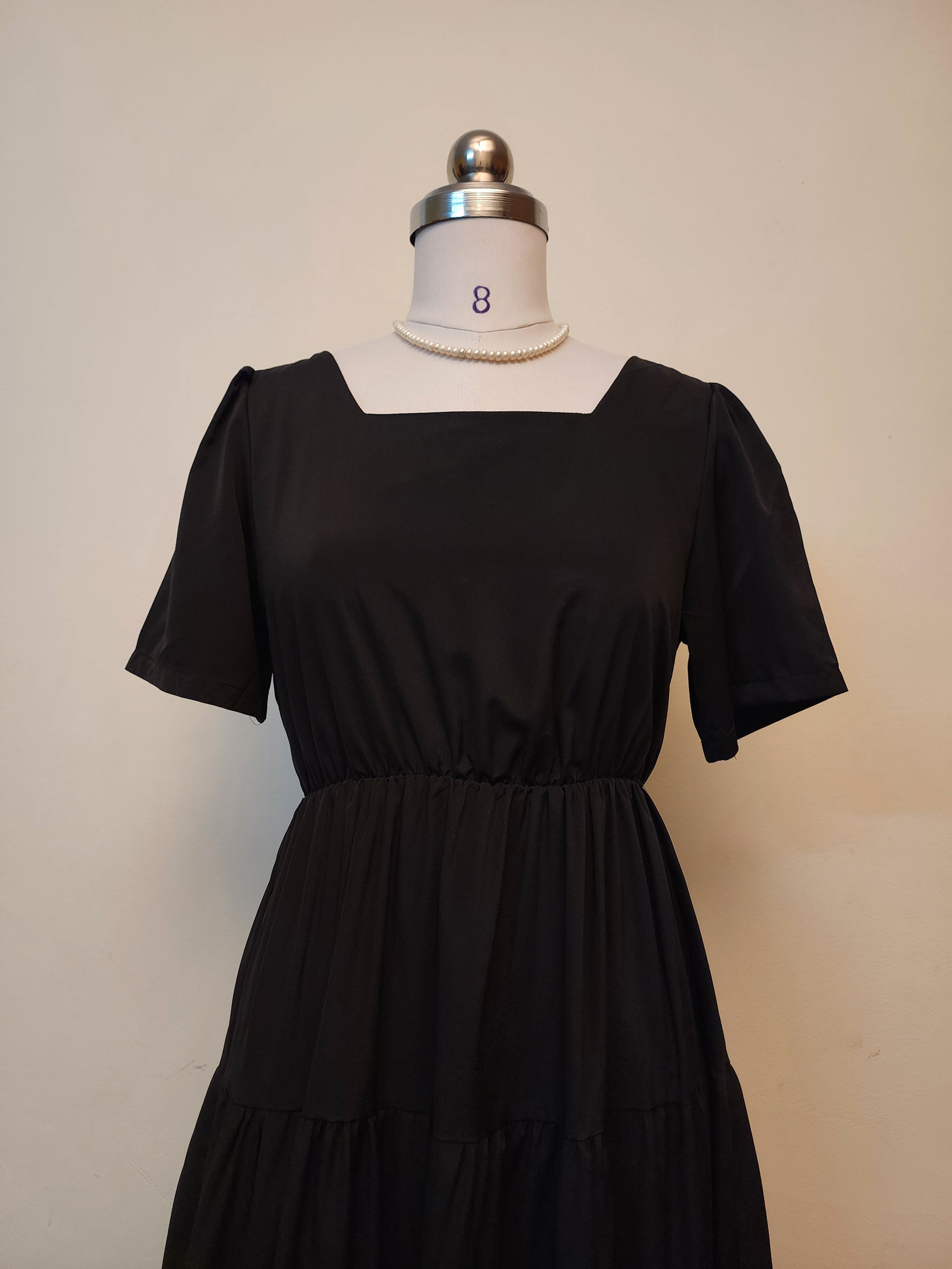 Elegant Black Square Neck Tiered Midi Dress - Short Sleeve Casual Style
