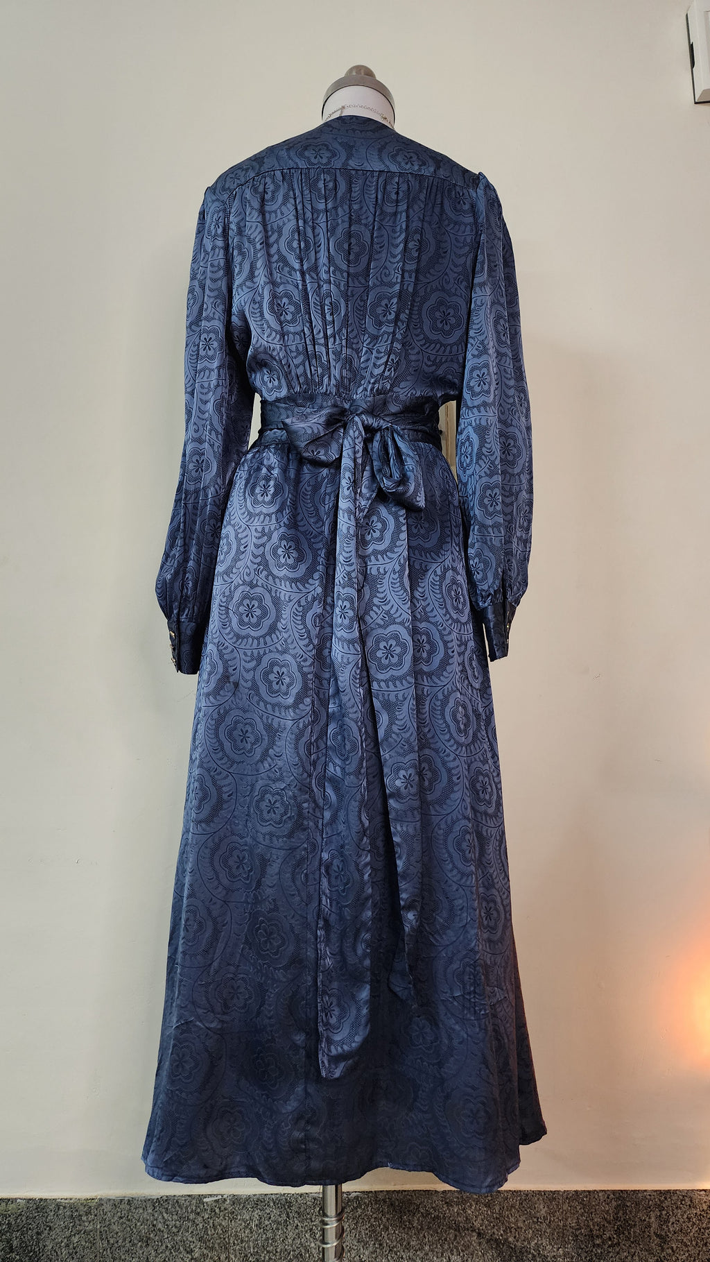 Elegant Blue Patterned wrap around Midi Dress - V-Neck Long Sleeve