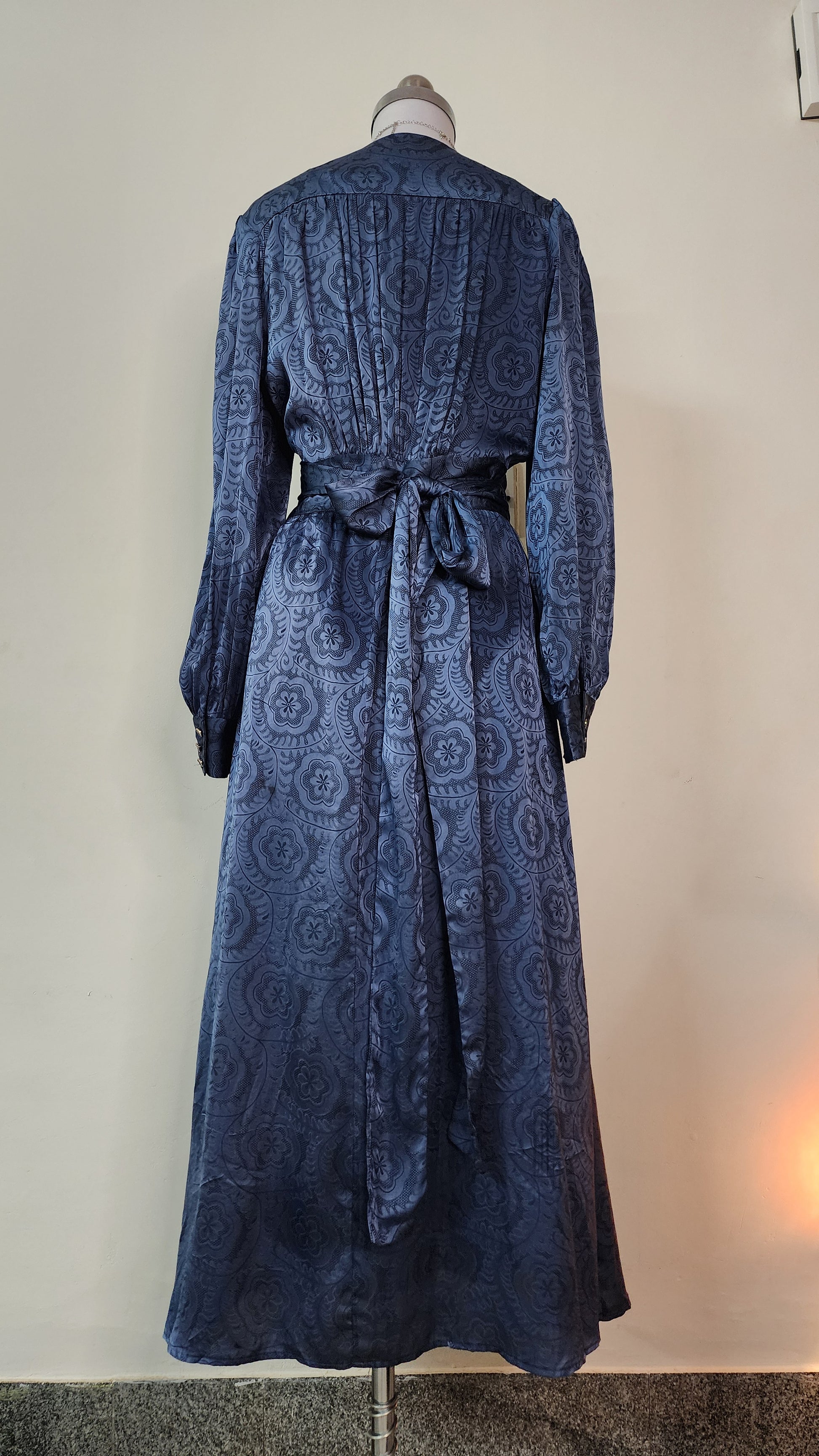 Elegant Blue Patterned wrap around Midi Dress - V-Neck Long Sleeve