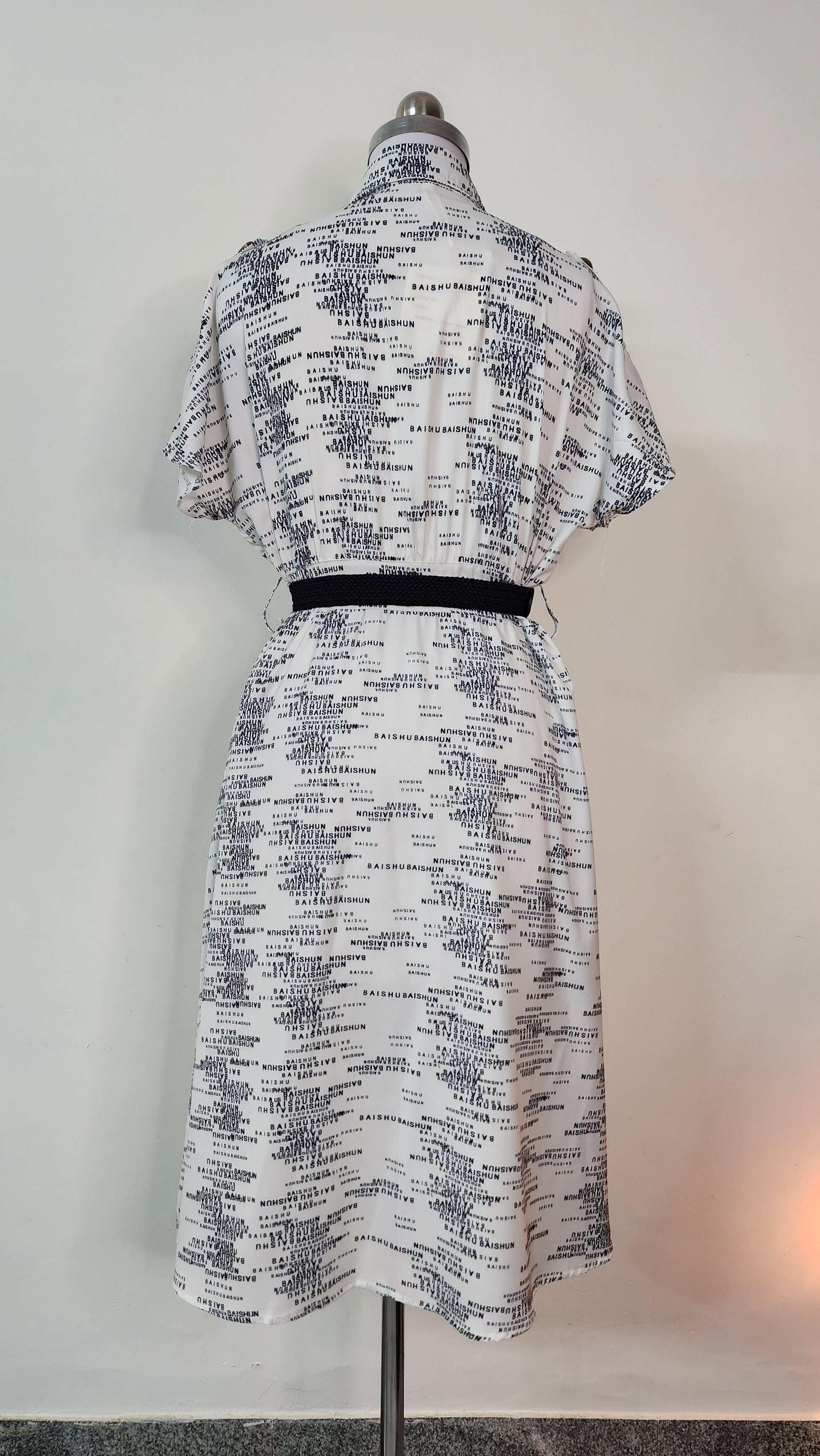 Monochrome Text Print Button-Front Midi Dress