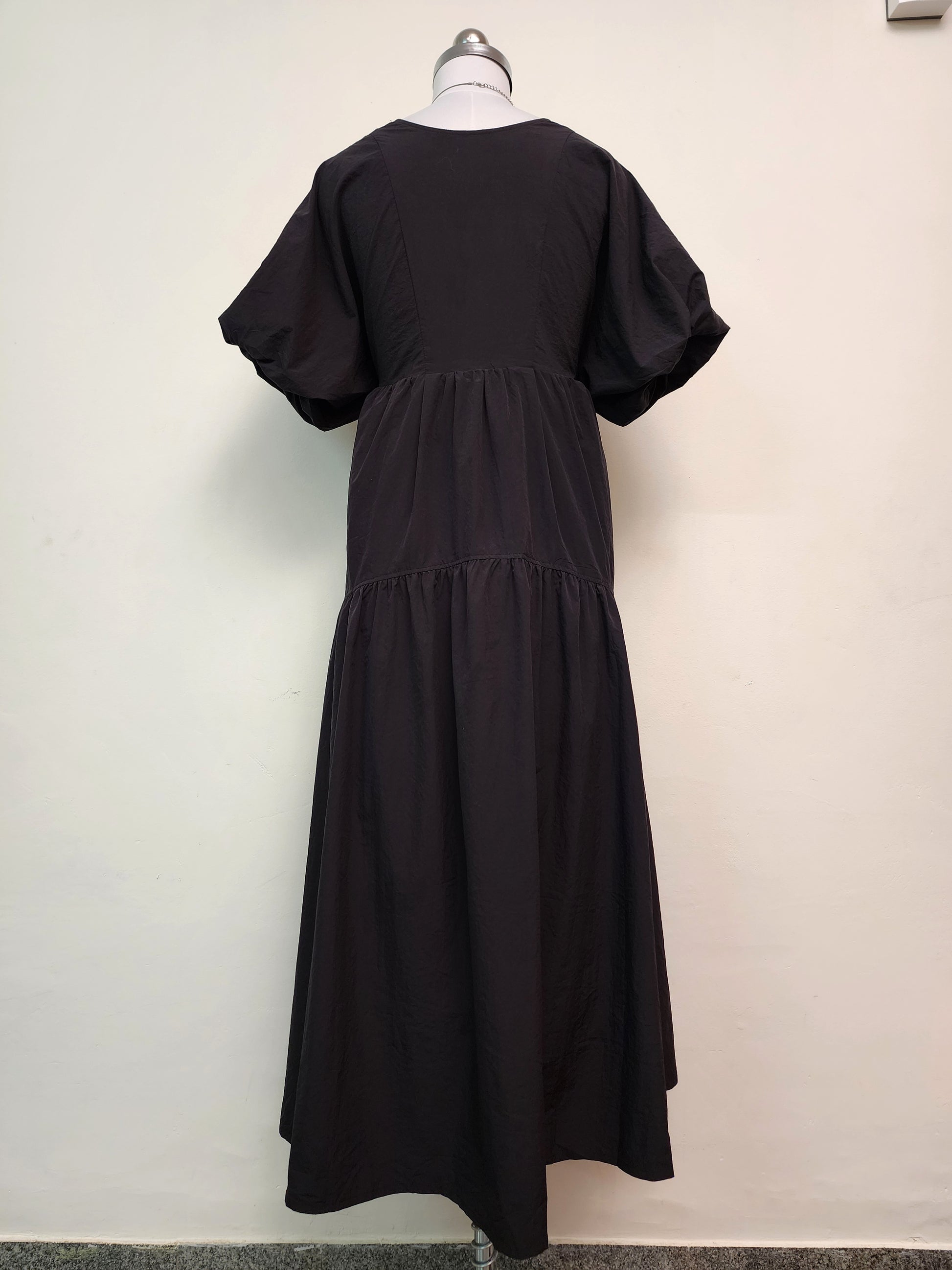 Relaxed Black Midi Dress - V-Neck Puff Sleeve Tiered Design