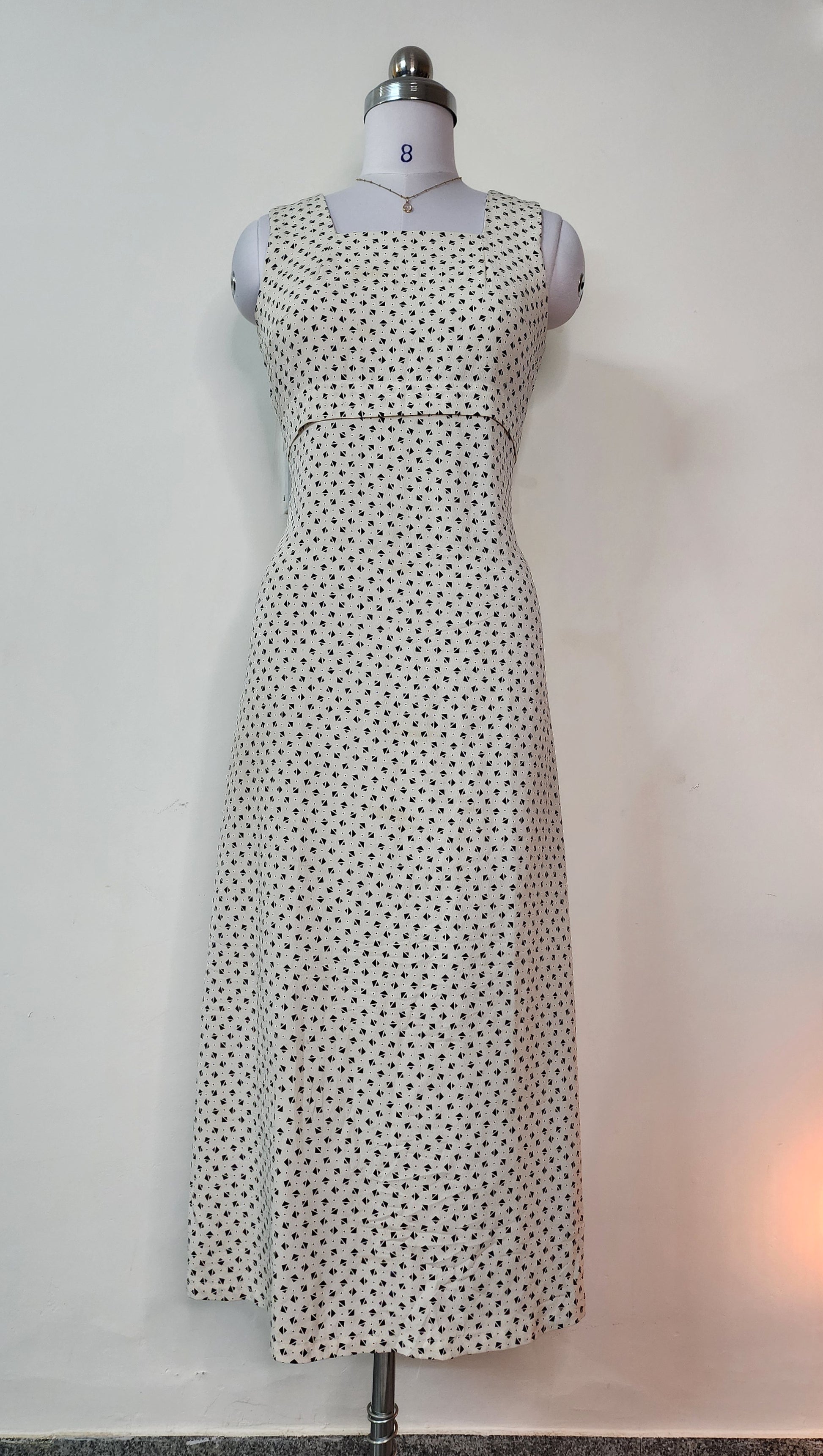 Simple Geometric Print Sleeveless Midi Dress - Square Neck Design
