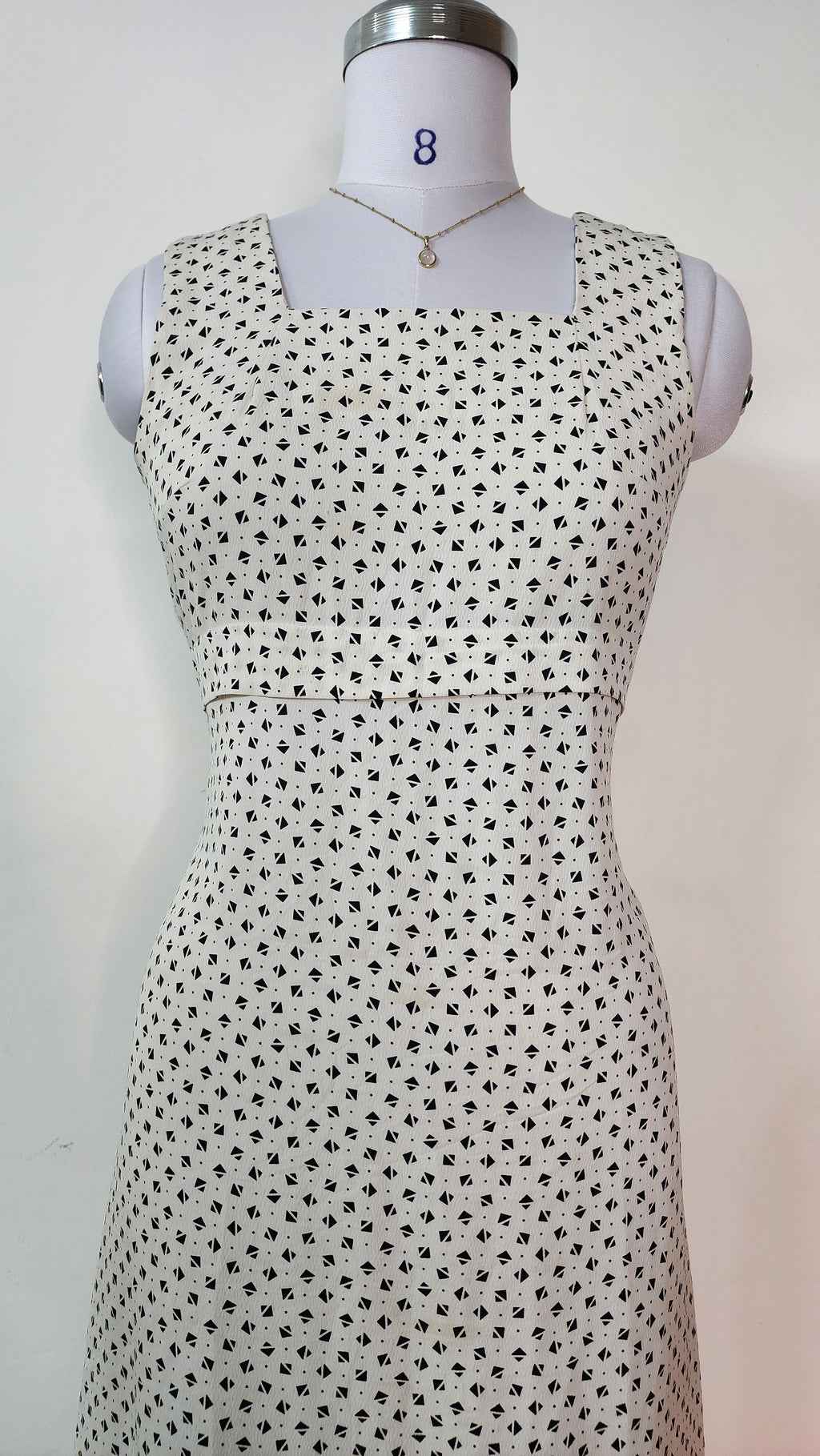 Simple Geometric Print Sleeveless Midi Dress - Square Neck Design